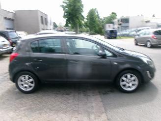 Opel Corsa 1.4-16V COSMO AIRCO picture 5