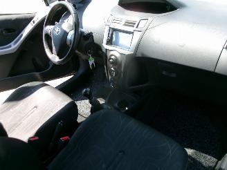 Toyota Yaris 1.3 VVTI COMFORT AIRCO picture 12