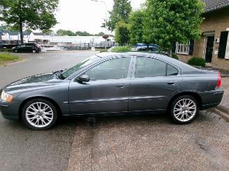 Volvo S-60 2.4 D 5 MOMENTUM picture 2