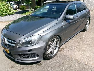 skadebil auto Mercedes A-klasse 180 PRESTIGE AMG LOOK 2013/4