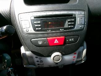Peugeot 107 1.0 ENVY AIRCO picture 15