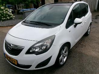 Schadeauto Opel Meriva 1.4 I COSMO AIRCO PANO 2011/12