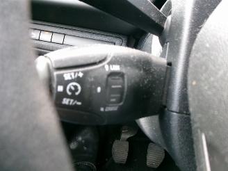 Peugeot 208 1.2 I ENVY CLIMA NAVI picture 21