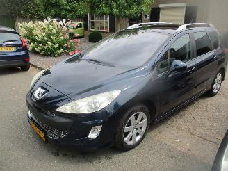 damaged passenger cars Peugeot 308 1.6 VTI BLUE LEASE EXECUTIVE 2010/8