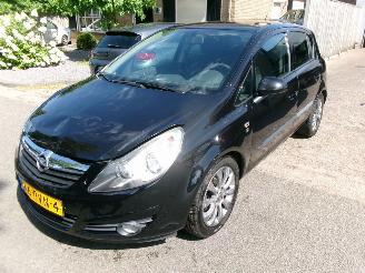 Vaurioauto  passenger cars Opel Corsa 1.4-16V 111 EDITION 2011/3