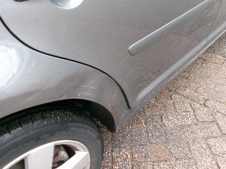 Volkswagen Touran 1.6-16V FSI HIGHLINE AUTOMAAT picture 8