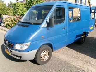 dañado vehículos comerciales Mercedes Sprinter 208 CDI INVALIDE VERVOER ELEC LIFT 2003/5