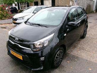 Schadeauto Kia Picanto 1.0 CVVT ECONOMYPLUSLINE AIRCO 2017/8