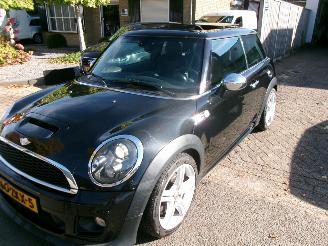skadebil auto Mini Cooper S 1.6 JOHN COOPER WORKS AUTOMAAT 2013/1
