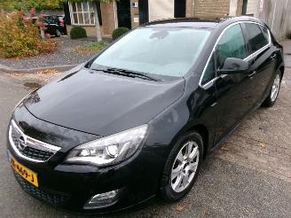 Vaurioauto  passenger cars Opel Astra 1.6 TURBO GT CLIMA NAVI 2011/6