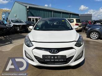 Hyundai I-30 i30 (GDHB5), Hatchback, 2011 1.6 CRDi Blue Drive 16V VGT picture 2