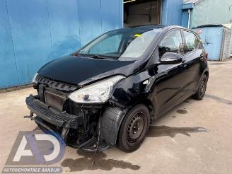 Coche siniestrado Hyundai I-10 i10 (B5), Hatchback, 2013 / 2019 1.0 12V 2015