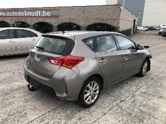Vaurioauto  passenger cars Toyota Auris 1.4    D4-D 2013/10