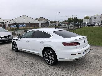 Schadeauto Volkswagen Arteon 2.0 TDI 4 MOTION 2018/10