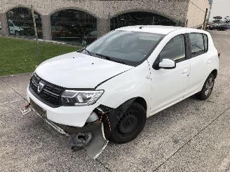 krockskadad bil auto Dacia Sandero 1.0 2017/5