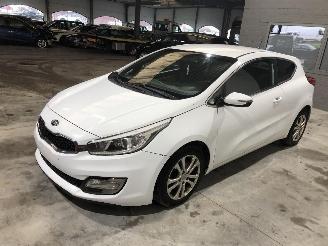 damaged passenger cars Kia Pro cee d 1.6 CRDI 2016/1