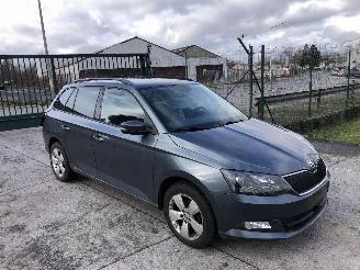 Voiture accidenté Skoda Fabia COMBI 1.0I 2017/10