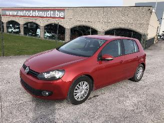 damaged passenger cars Volkswagen Golf 1.6 TDI 2011/5