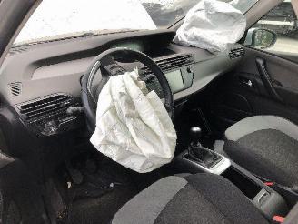 Citroën C4-picasso 1.6 HDI   7 PLACES picture 5