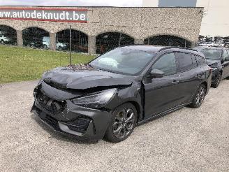 Ford Focus BREAK 1.5 TDCI ST LINE picture 3
