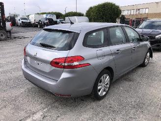 Peugeot 308 BREAK  1.2 T picture 2