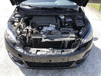 Peugeot 308 SW  1.2 T picture 18