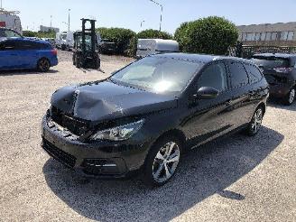 Peugeot 308 SW  1.2 T picture 4