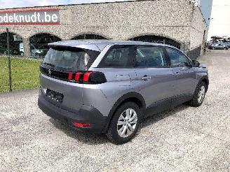 Damaged car Peugeot 5008 1.2 T   7 PLACES 2020/12