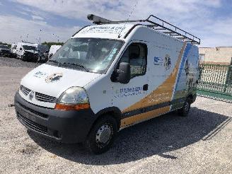 Schadeauto Renault Master 2.5 DTI 2009/5