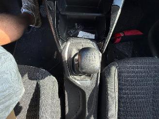 Peugeot 208 1.5 hdi style picture 12