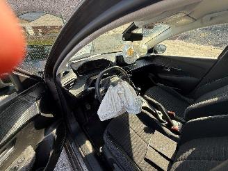 Peugeot 208 1.5 hdi style picture 24