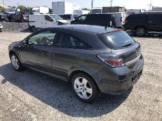 Opel Astra 1.7 CDTI GTC picture 2