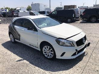 Vaurioauto  passenger cars Mercedes A-klasse A  160 2017/3