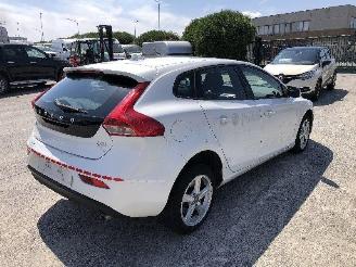 skadebil auto Volvo V-40 2.0 d AUTOMATIQUE 2014/11