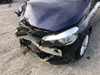 BMW 2-serie 216 d active tourer picture 10