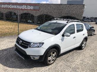Coche accidentado Dacia Sandero 0.9 TURBO   STEPWAY 2015/4