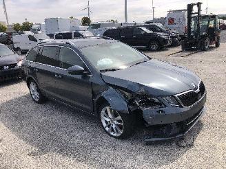 Skoda Octavia COMBI 1.6 TDI picture 2