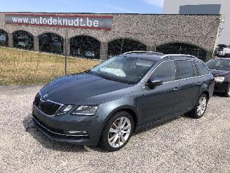 Schadeauto Skoda Octavia COMBI 1.6 TDI 2020/8