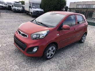 krockskadad bil auto Kia Picanto 1.0 2011/10