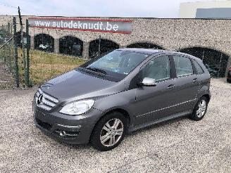 Schadeauto Mercedes B-klasse 200 CDI 2010/3