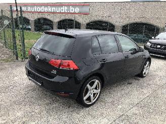 Schadeauto Volkswagen Golf VII 1.2 TSI 2014/11