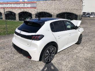 Schadeauto Peugeot 208 GT  1.2 2021/10