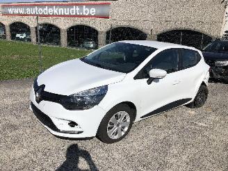 Vaurioauto  passenger cars Renault Clio 0.9 TURBO 2019/4