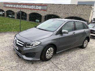 damaged passenger cars Mercedes B-klasse A 180 2018/6