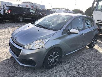 Schadeauto Peugeot 208 1.2 2019/11