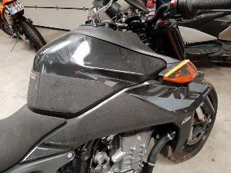 KTM 990 Super Duke  picture 27