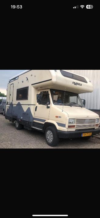 krockskadad bil camper Frankia   1990/1