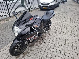 Suzuki GSX-R 600  picture 2