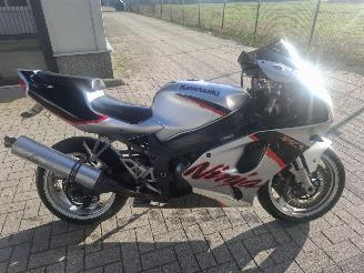 Kawasaki Ninja ZX - 7R  picture 3