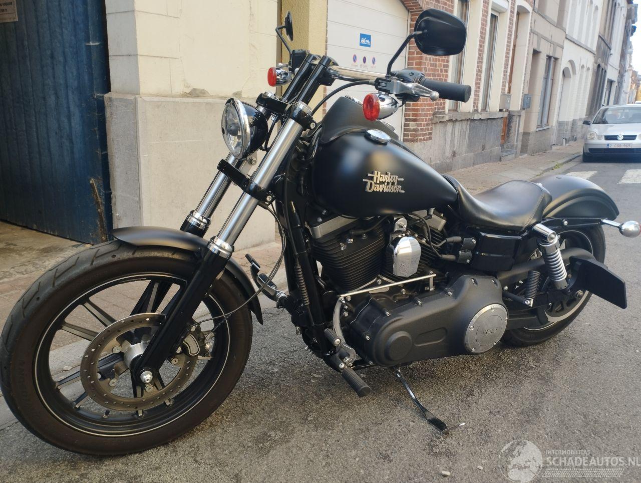 Harley-Davidson Dyna Street Bob 